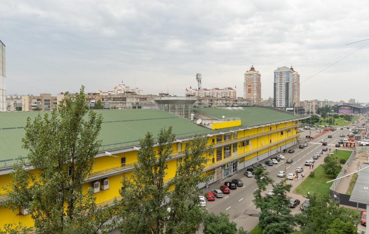 Чудова Квартира Для Відпочинку І Роботи На Оболоні Kiev Ngoại thất bức ảnh
