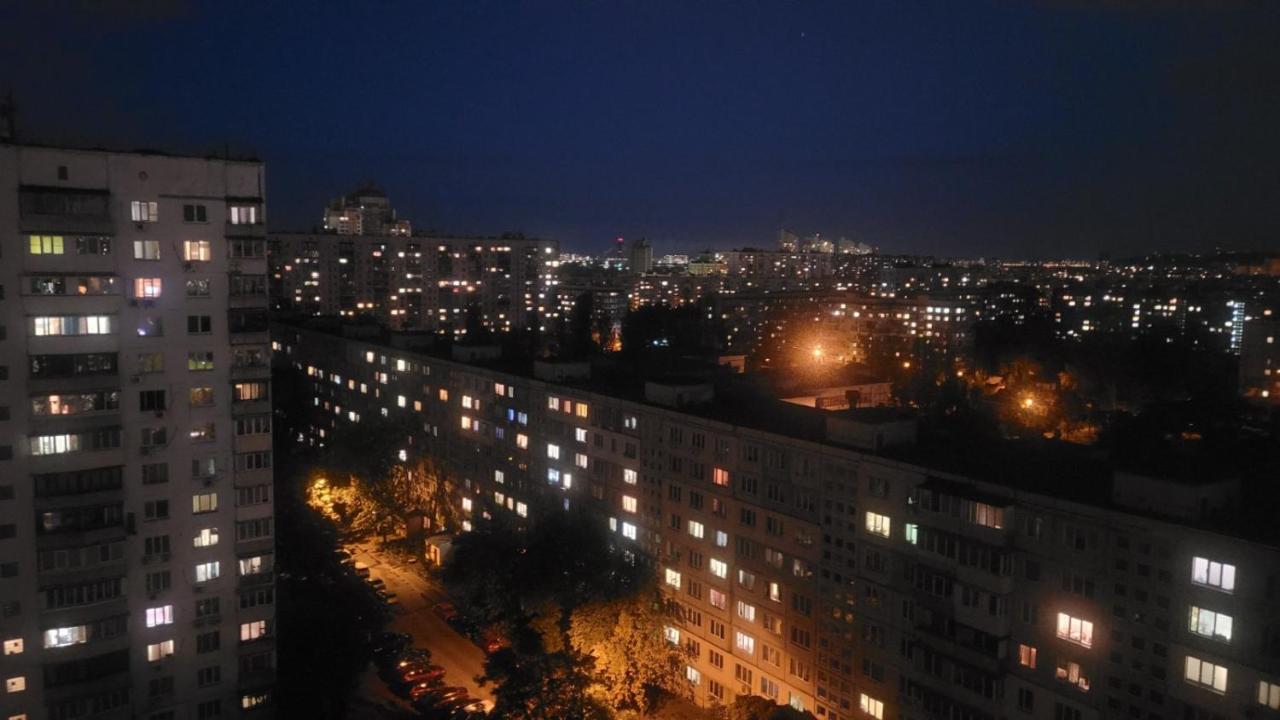 Чудова Квартира Для Відпочинку І Роботи На Оболоні Kiev Ngoại thất bức ảnh