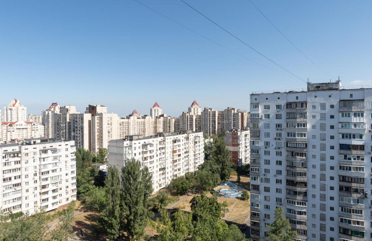Чудова Квартира Для Відпочинку І Роботи На Оболоні Kiev Ngoại thất bức ảnh